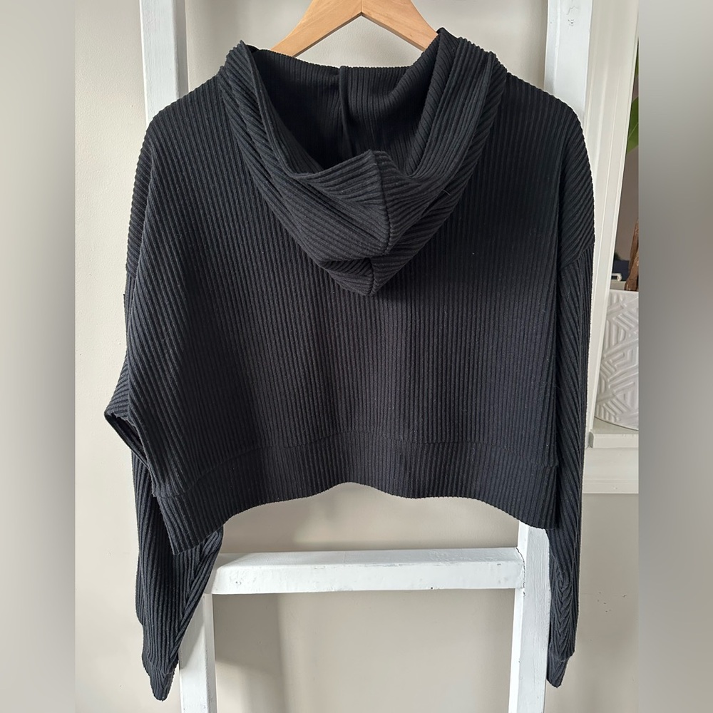 ALO Yoga Muse Cropped Hoodie - Picture 2 of 5